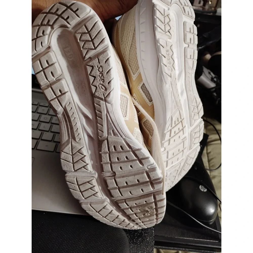EUC Asics‎ Gel Contend 6 Twist Running Training Sneakers 1012A671 Beige Women 8